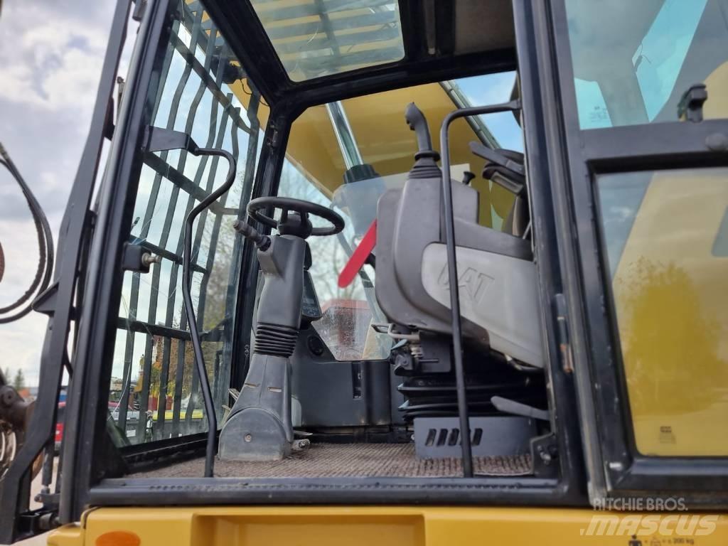 CAT MH 3022 Gravemaskiner for avfallshåndtering