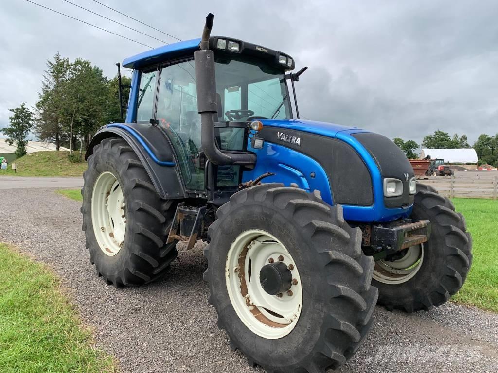 Valtra N141 Tractor Traktor med skogsutstyr