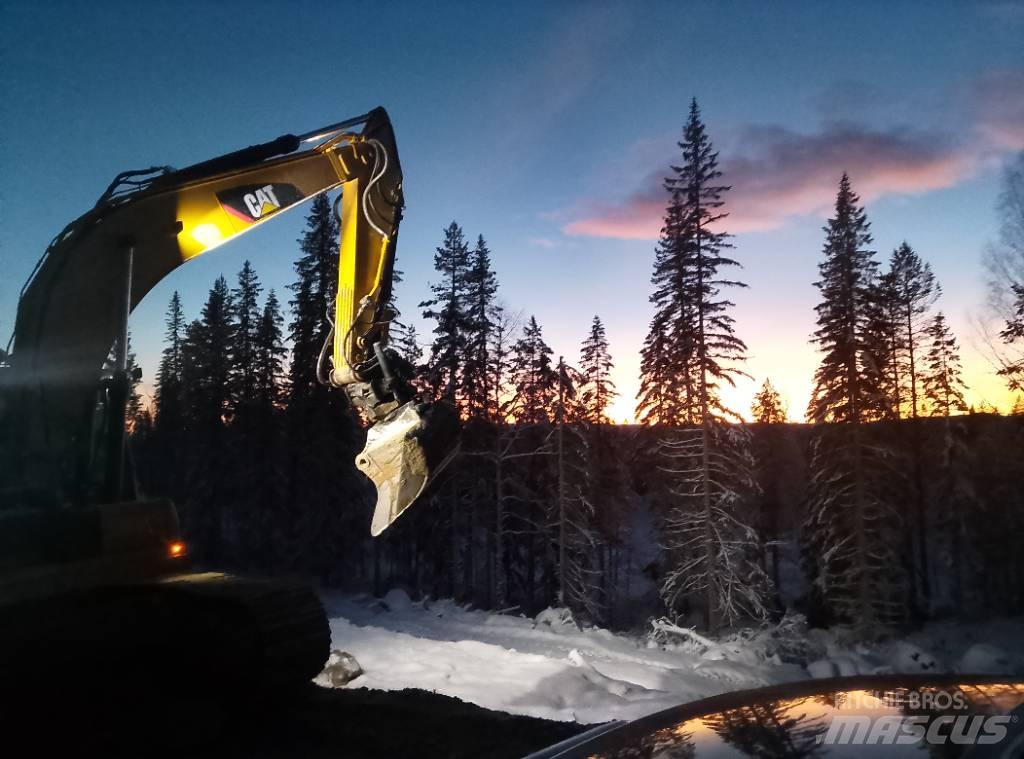 CAT 320 Beltegraver