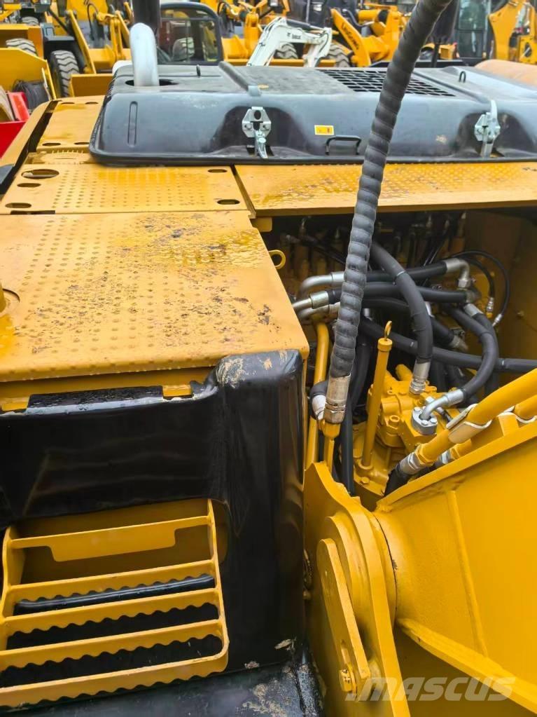 CAT 320D2 Beltegraver