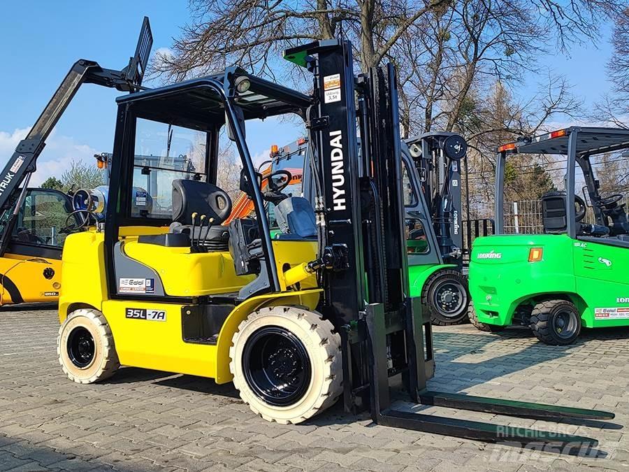 Hyundai 35L-7A Propan trucker