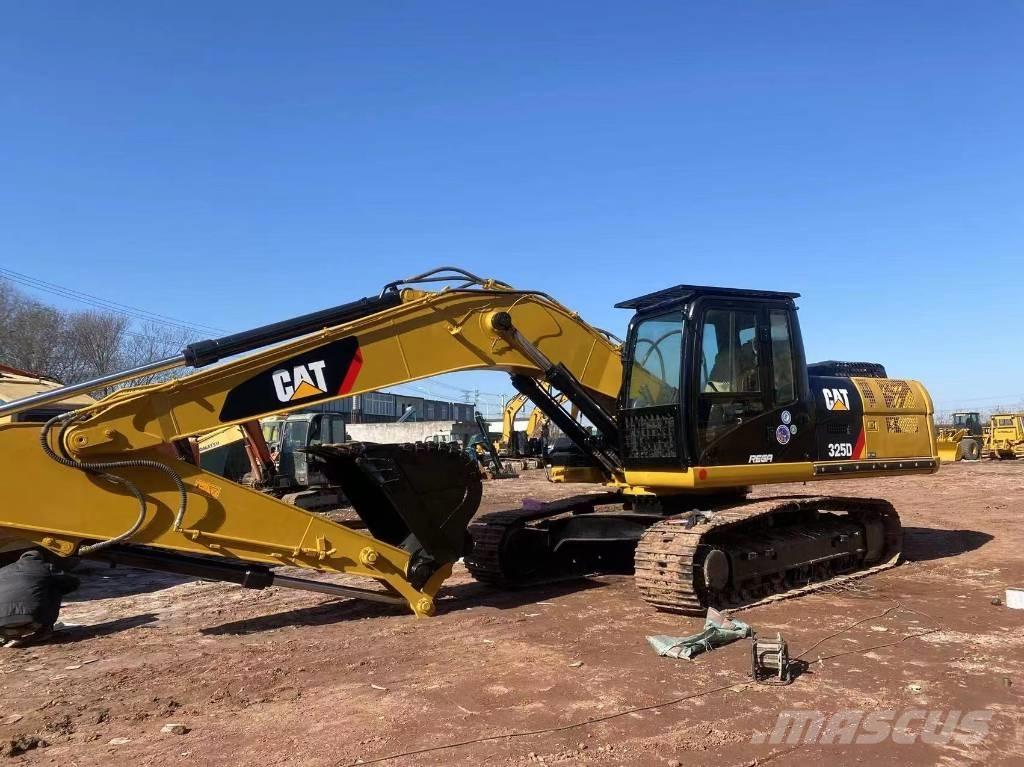 CAT 325D Beltegraver