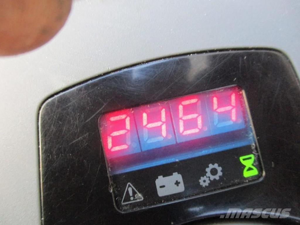 Toyota LPE250 Lavtløftende truck med platform