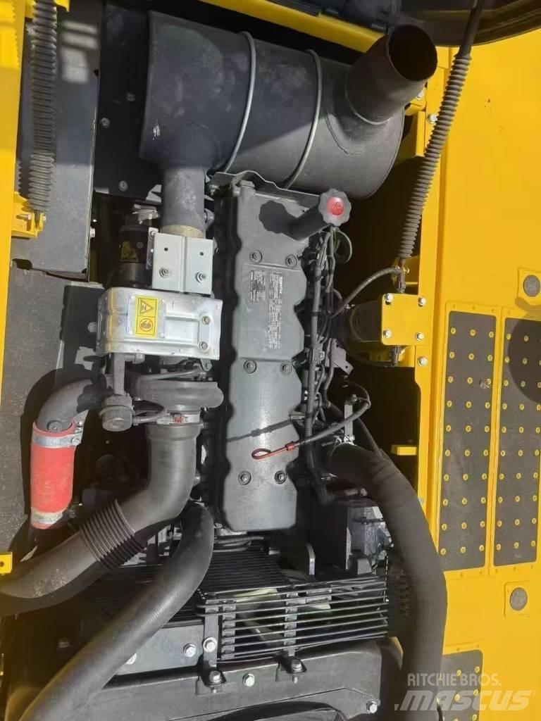 Komatsu 220LC-8 Beltegraver