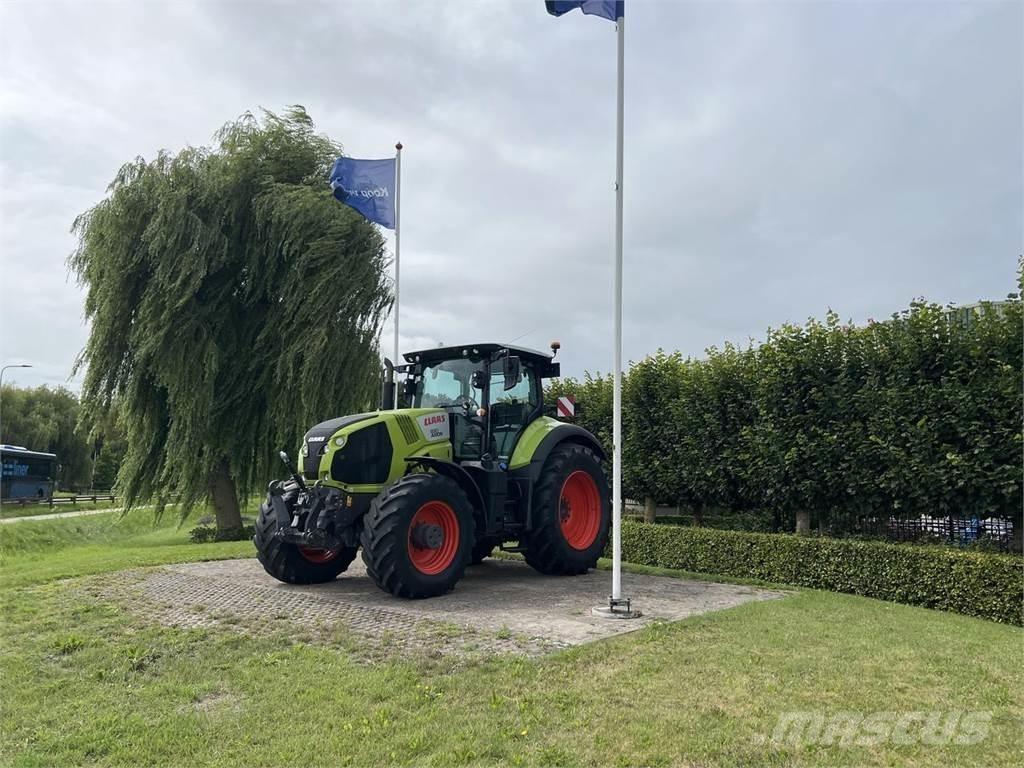 CLAAS Axion 830 Traktorer