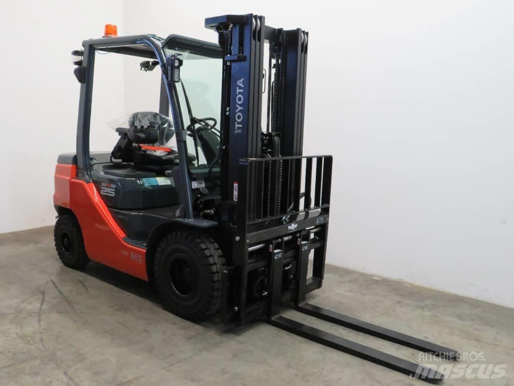 Toyota 8 FDF 25 Diesel Trucker