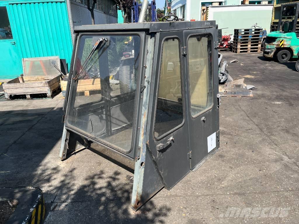 Nissan CABIN W-1038 Førerhus og Interiør