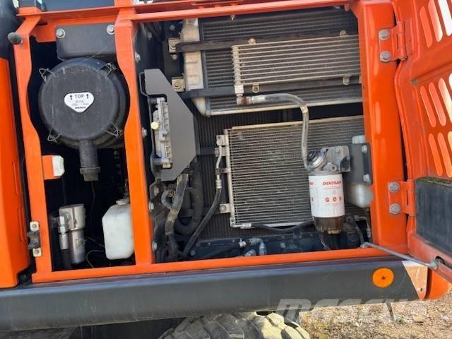  Dosan DX 140 Traktorgravere