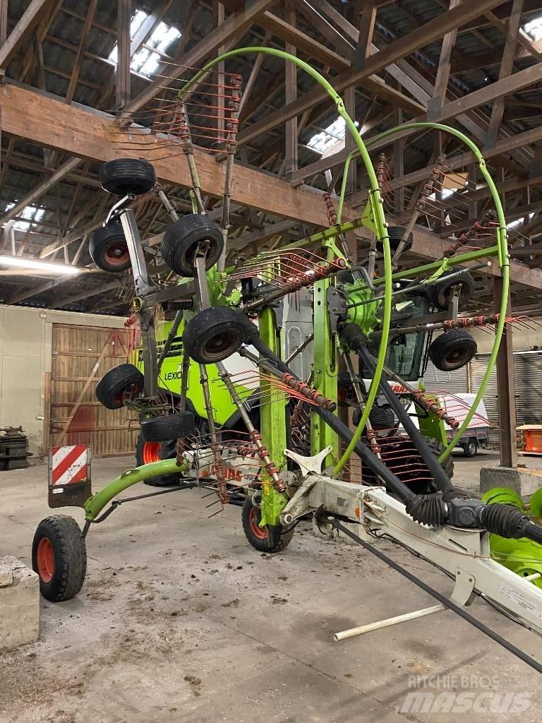 CLAAS Liner 2700 Svanser
