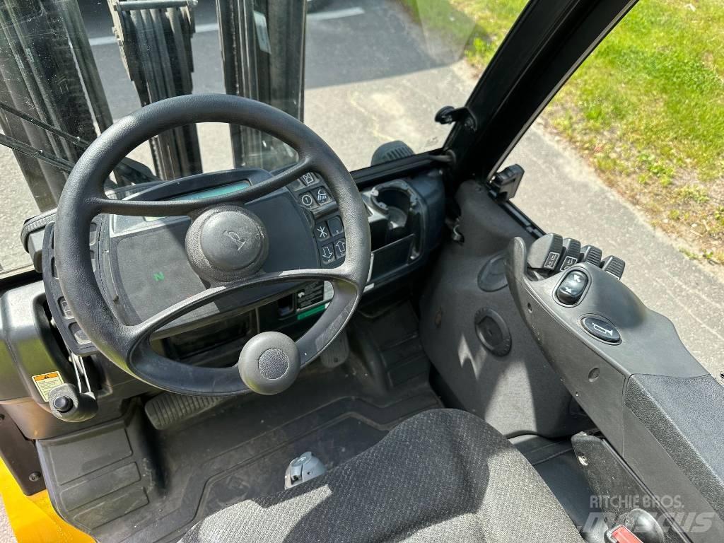 Yale GDP 35 VX Diesel Trucker