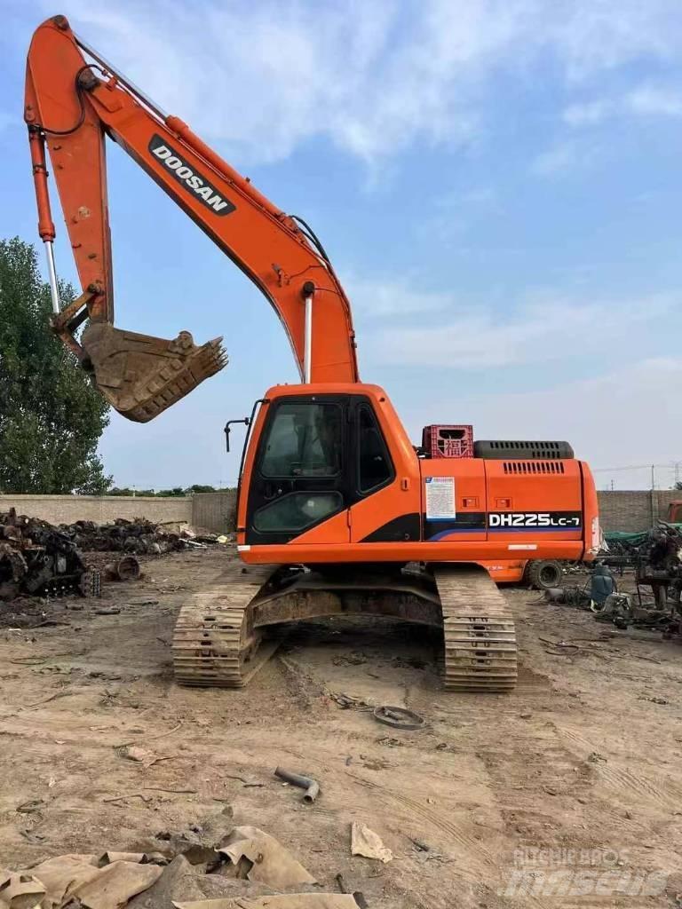 Doosan DH 225 LC-9 Beltegraver