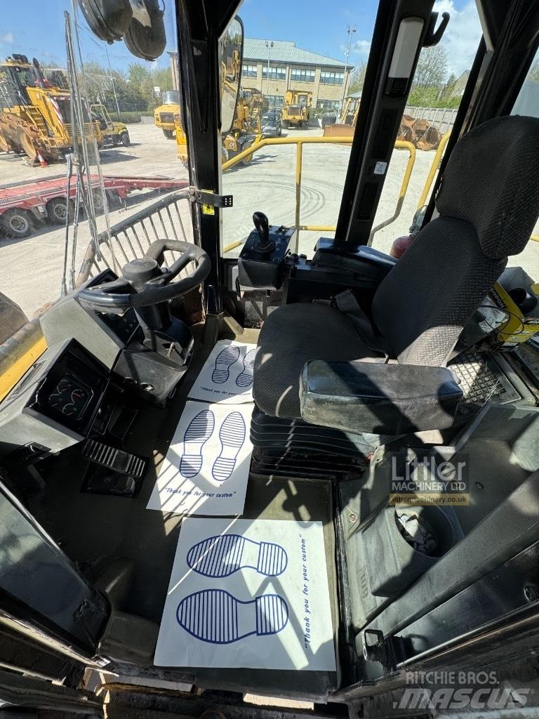 CAT 826H Avfallspresser