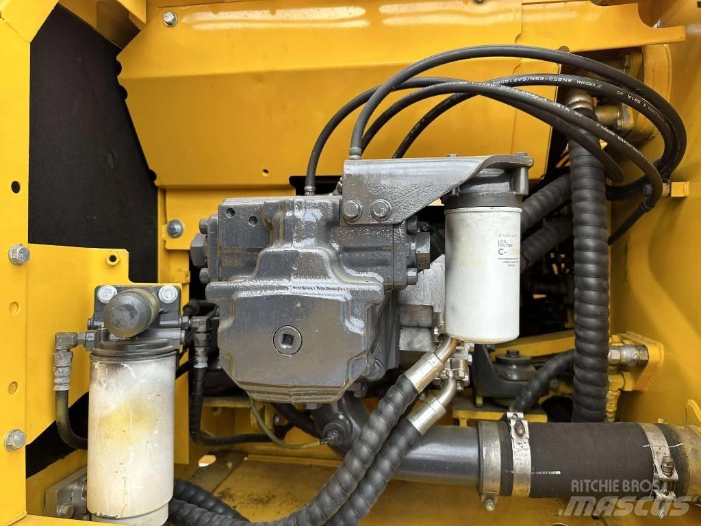 Komatsu PC200-8 Beltegraver