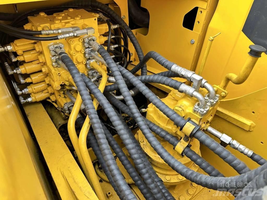 Komatsu PC200-8 Beltegraver