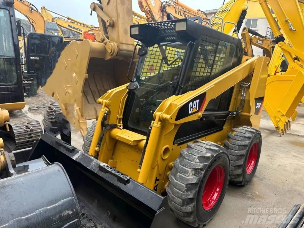 CAT 246 D Kompaktlastere