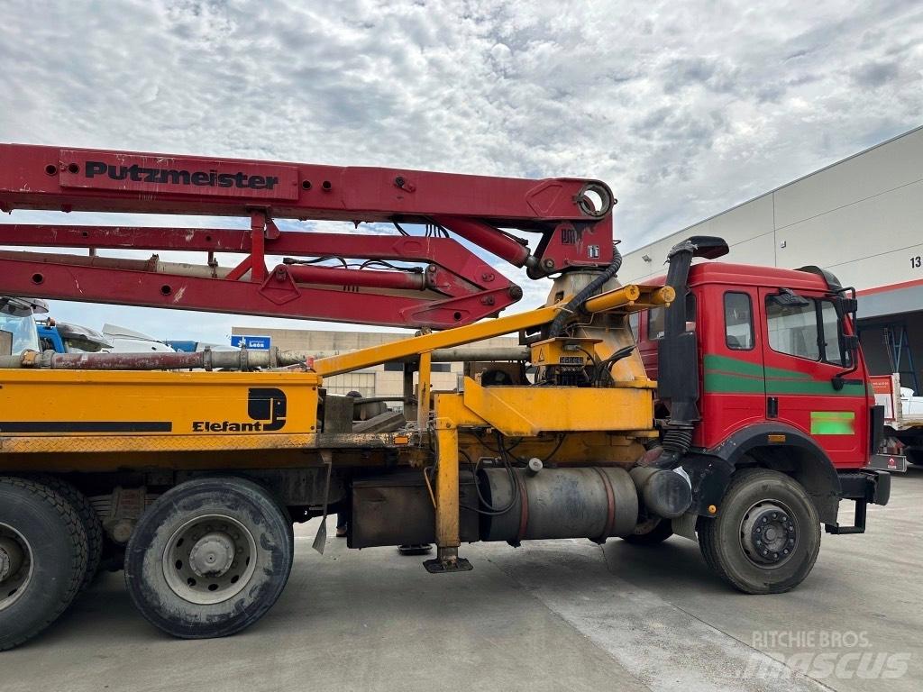 Mercedes-Benz 2435 Betongbiler