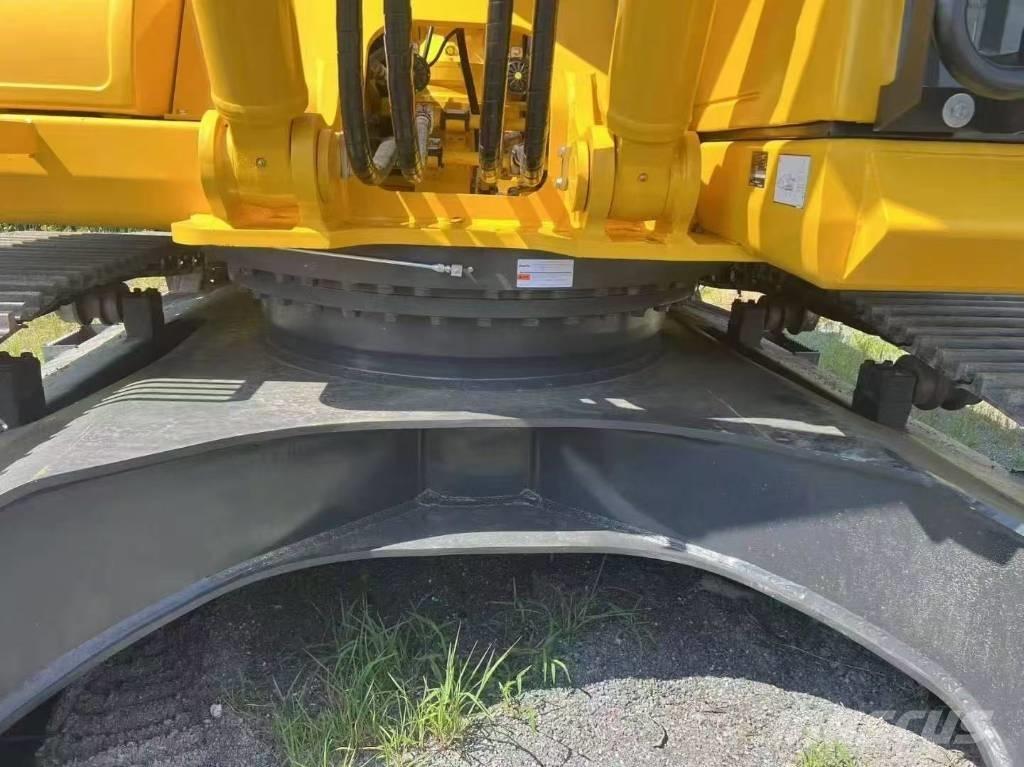 Komatsu 300-7 Beltegraver