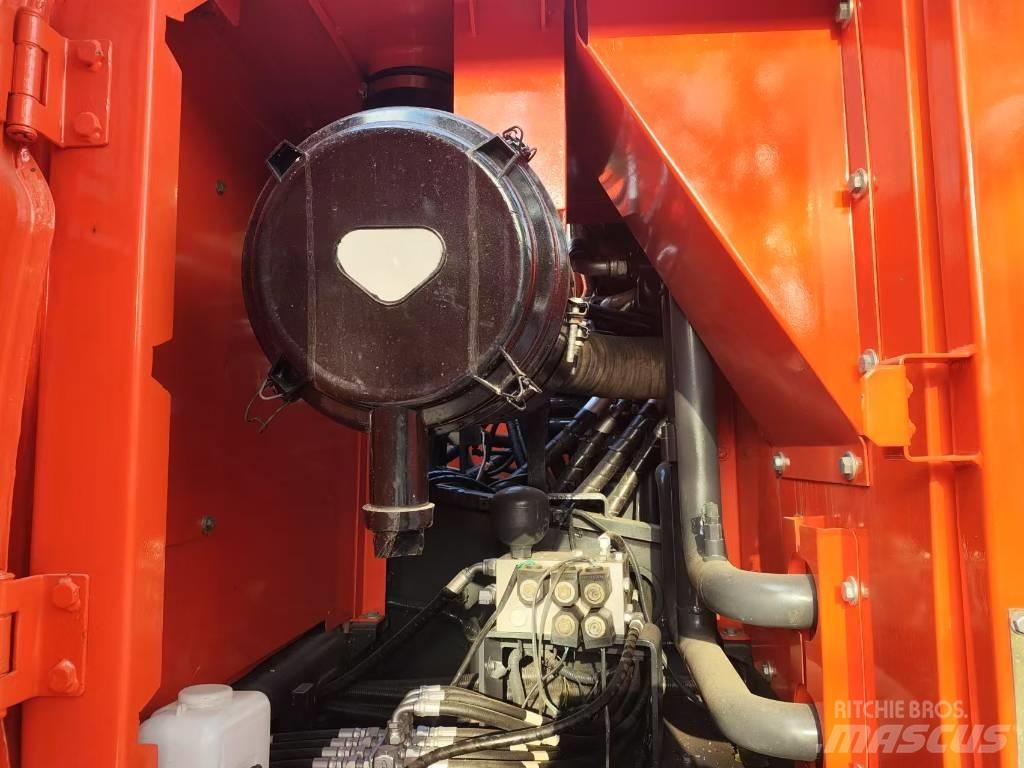 Doosan DX300LC-9c Beltegraver