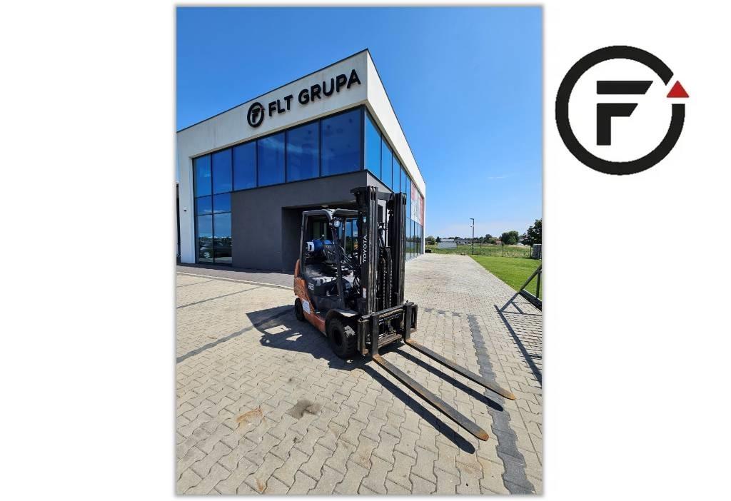 Toyota 02-8 FGKF 20 Propan trucker