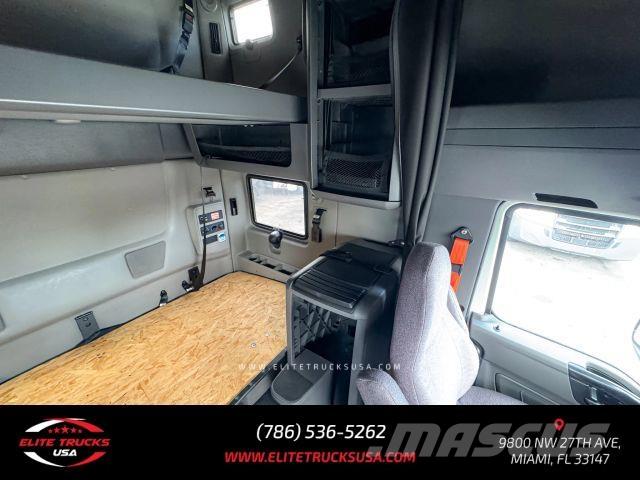 International LT Andre lastebiler