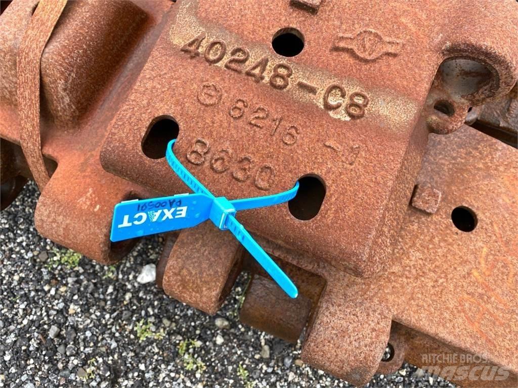 Manitowoc  Belter, kjettinger og understell