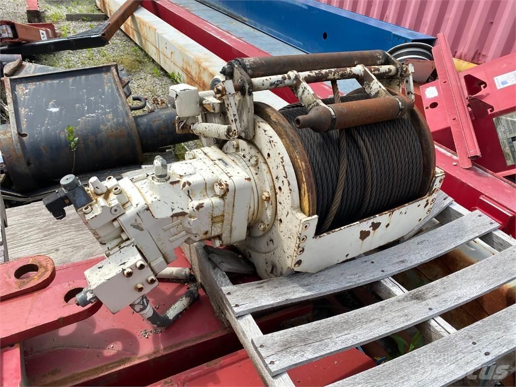 Terex  Stillas, vinsjer og vareheiser