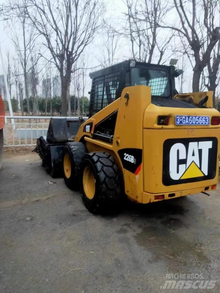 CAT 226 B Kompaktlastere