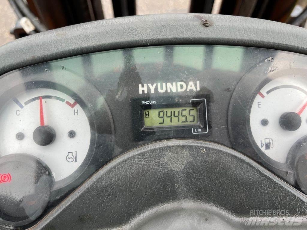 Hyundai 30D-7E Diesel Trucker