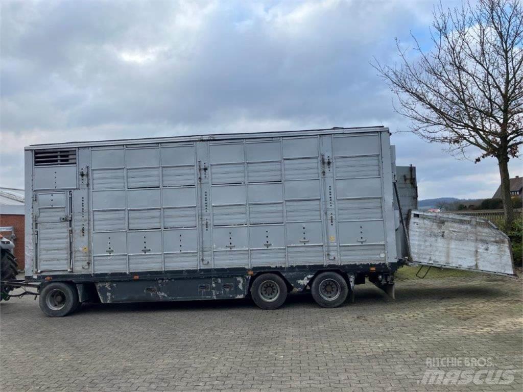 Pezzaioli 3-Stock Dyretransport semi-trailer