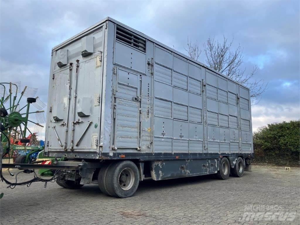 Pezzaioli 3-Stock Dyretransport semi-trailer