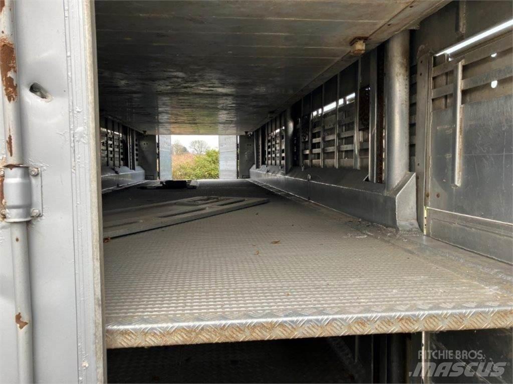 Pezzaioli 3-Stock Dyretransport semi-trailer