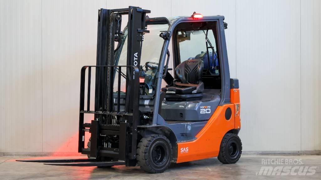 Toyota 02-8 FGKF 20 Propan trucker