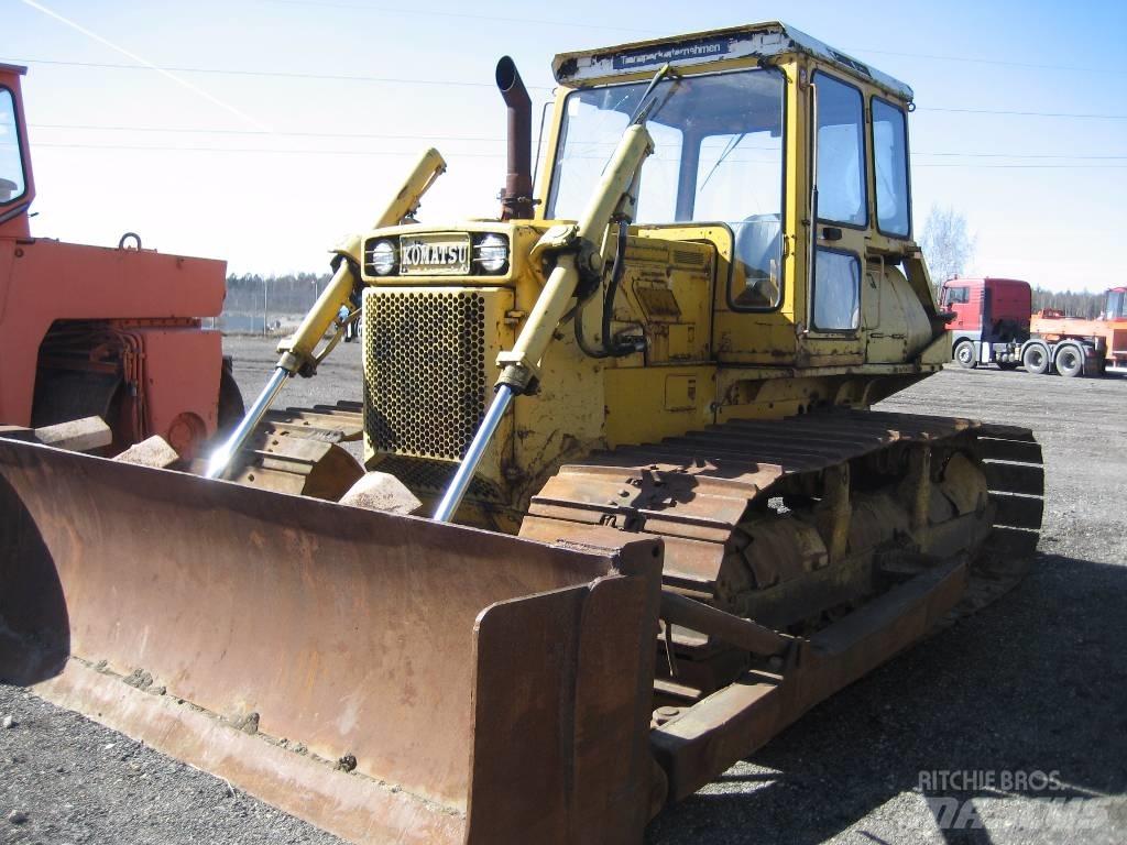 Komatsu D53P-16 Dozere Beltegående