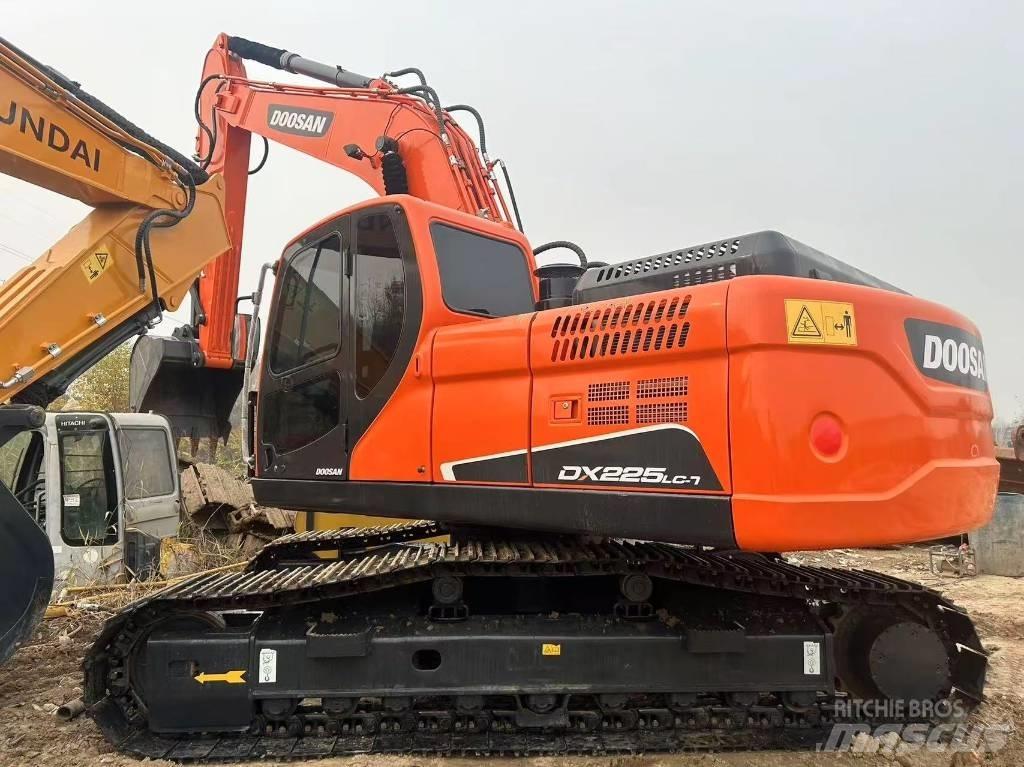 Doosan DX225LC-9C Beltegraver