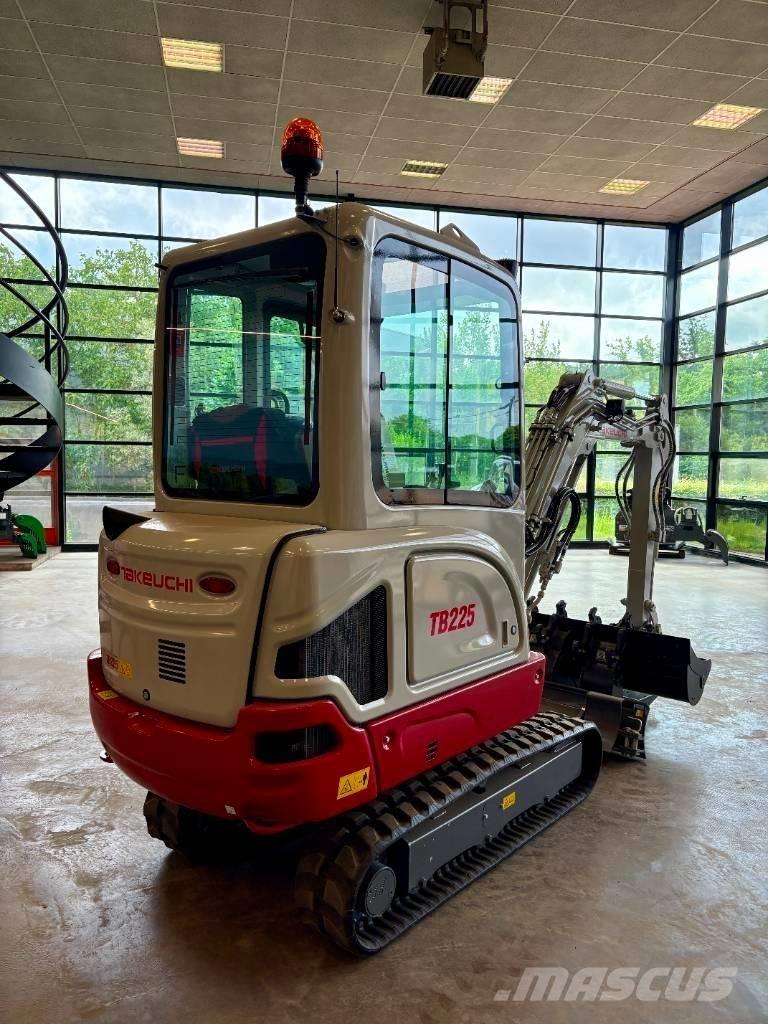 Takeuchi TB 225 Minigravere <7t