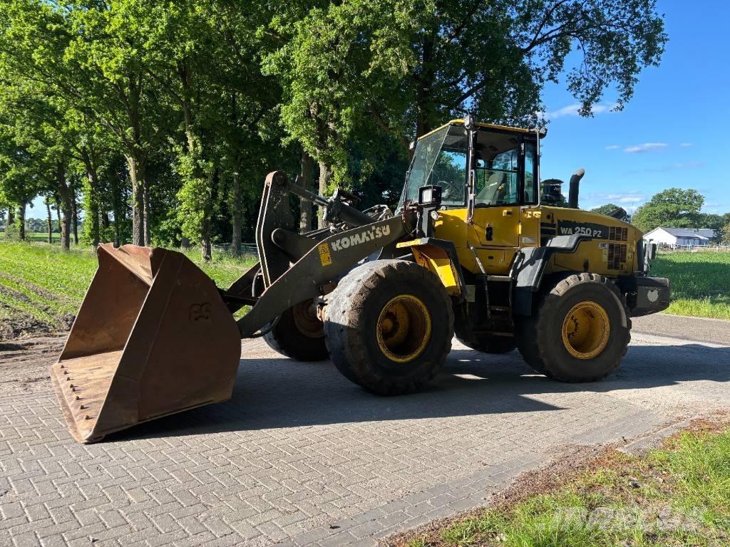 Komatsu WA250-6 Hjullastere