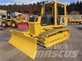 Komatsu D31PX-21 Dozere Beltegående