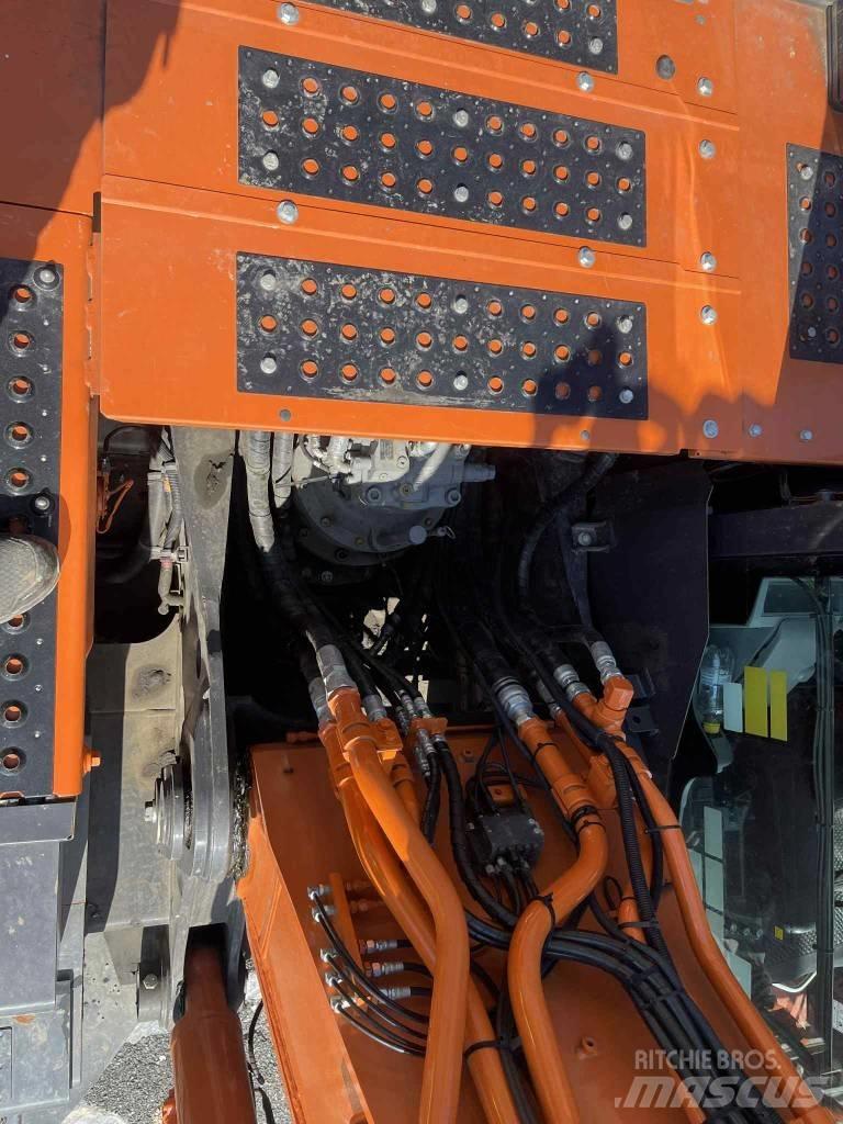 Hitachi ZX300LC-7 Beltegraver