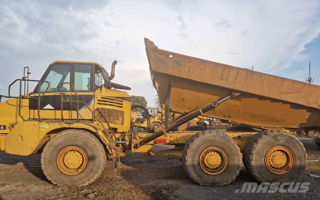 CAT 730 Rammestyrte Dumpere