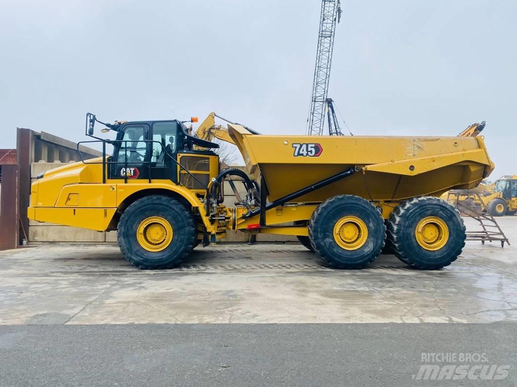 CAT 745 Rammestyrte Dumpere