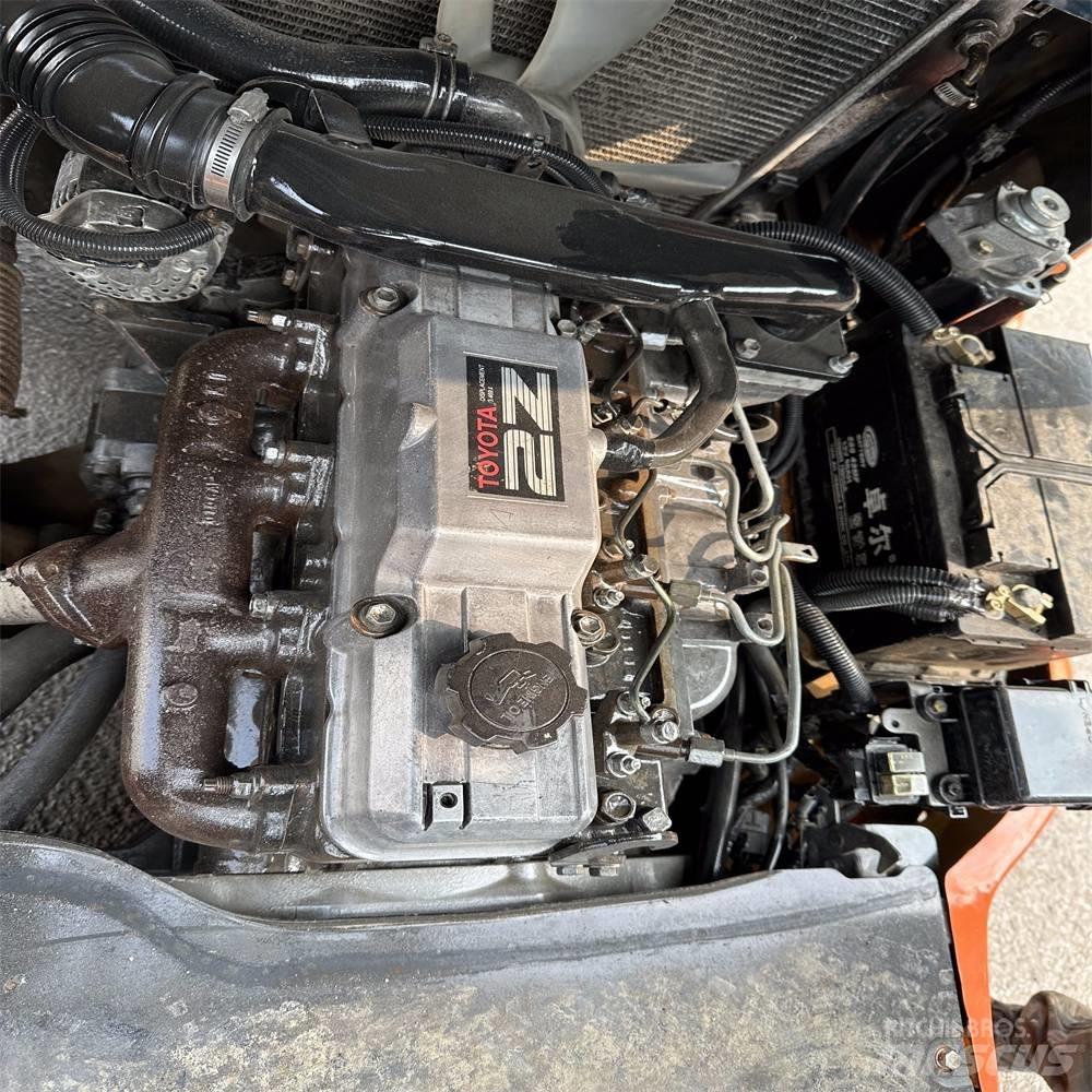 Toyota 02-7 FD F 30 Diesel Trucker