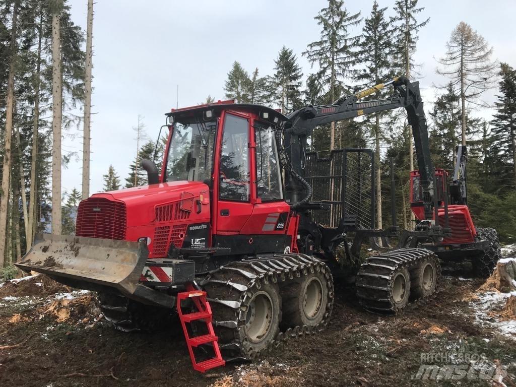 Komatsu 835 Lassbærere