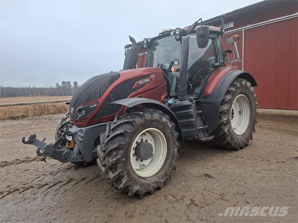 Valtra T154 Versu Traktorer