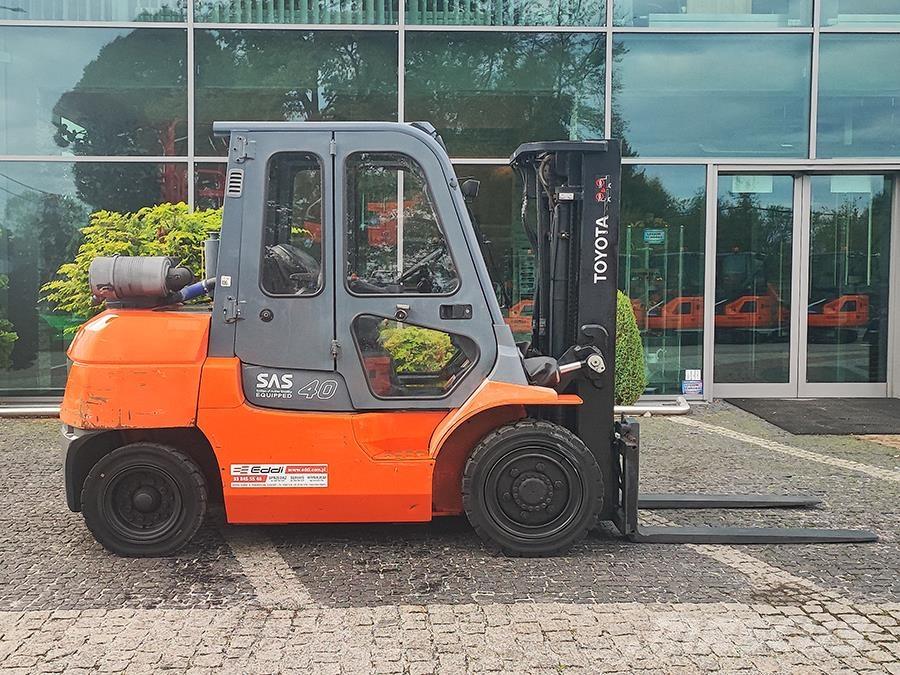 Toyota 02-7FD35 Diesel Trucker