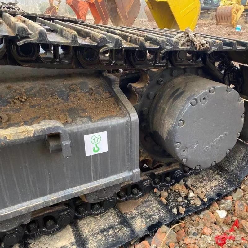 Volvo EC 240 Beltegraver