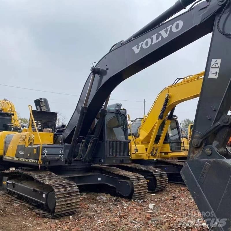 Volvo EC 240 Beltegraver