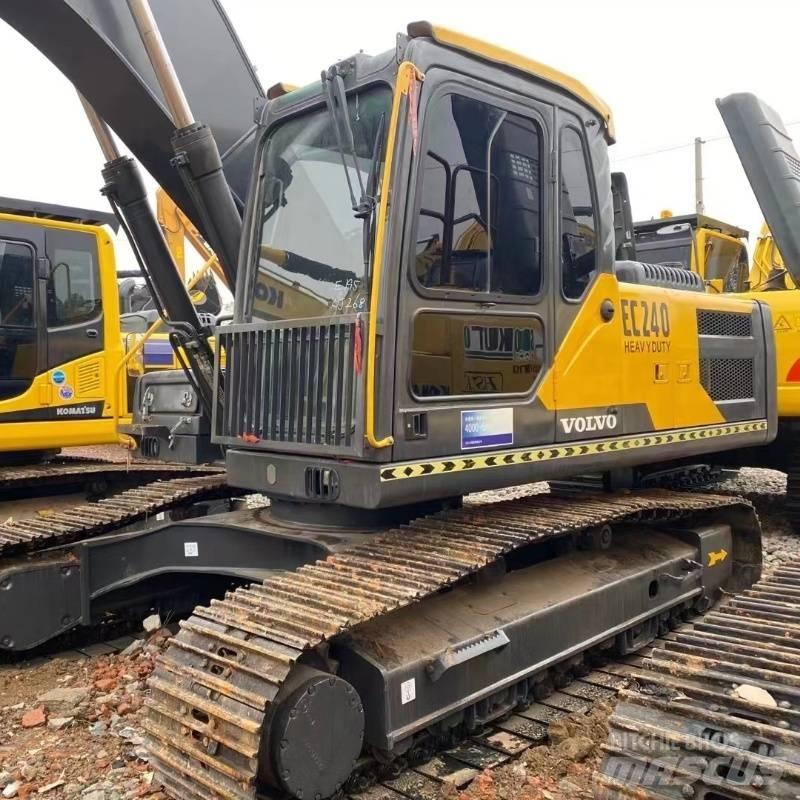 Volvo EC 240 Beltegraver