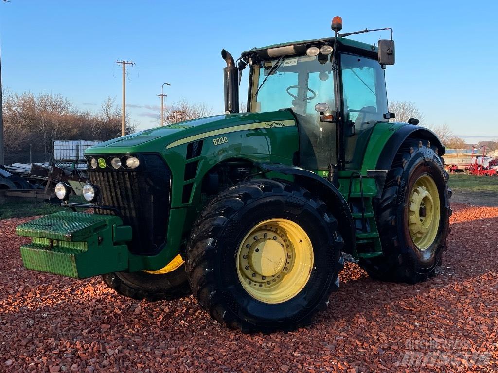 John Deere 8230 Traktorer