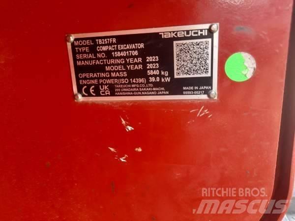 Takeuchi TB 257 FR Minigravere <7t