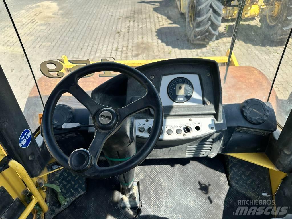 Bomag BW 211 D-4 Valsetog